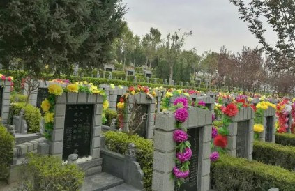 西安壽陽山骨灰墓園位于長安區(qū)砲里街辦西垇村